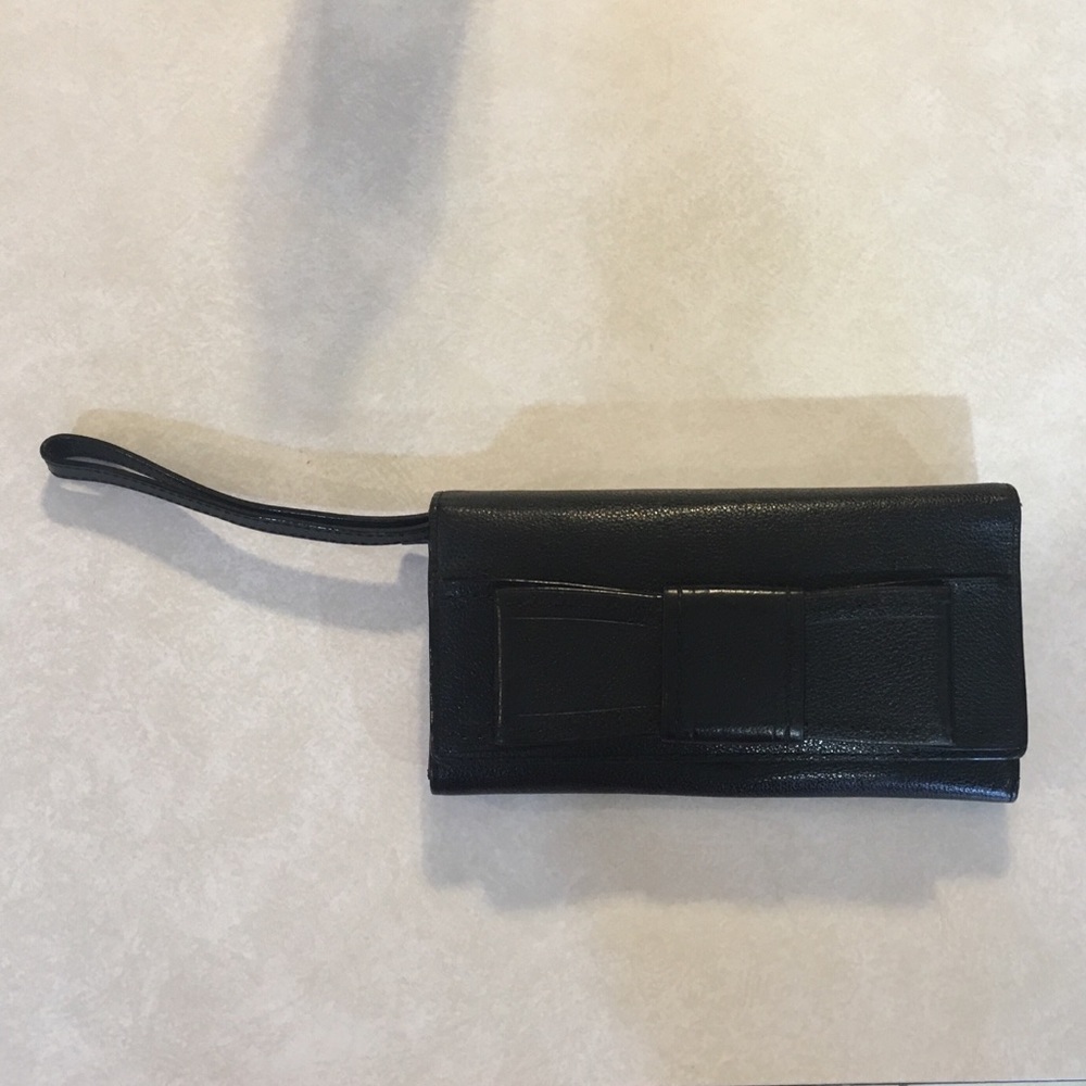 Kate Spade wristlet / wallet clutch